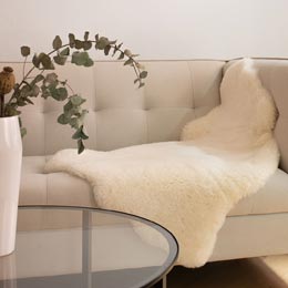 Fell mit Olivenblätter-Gerbung