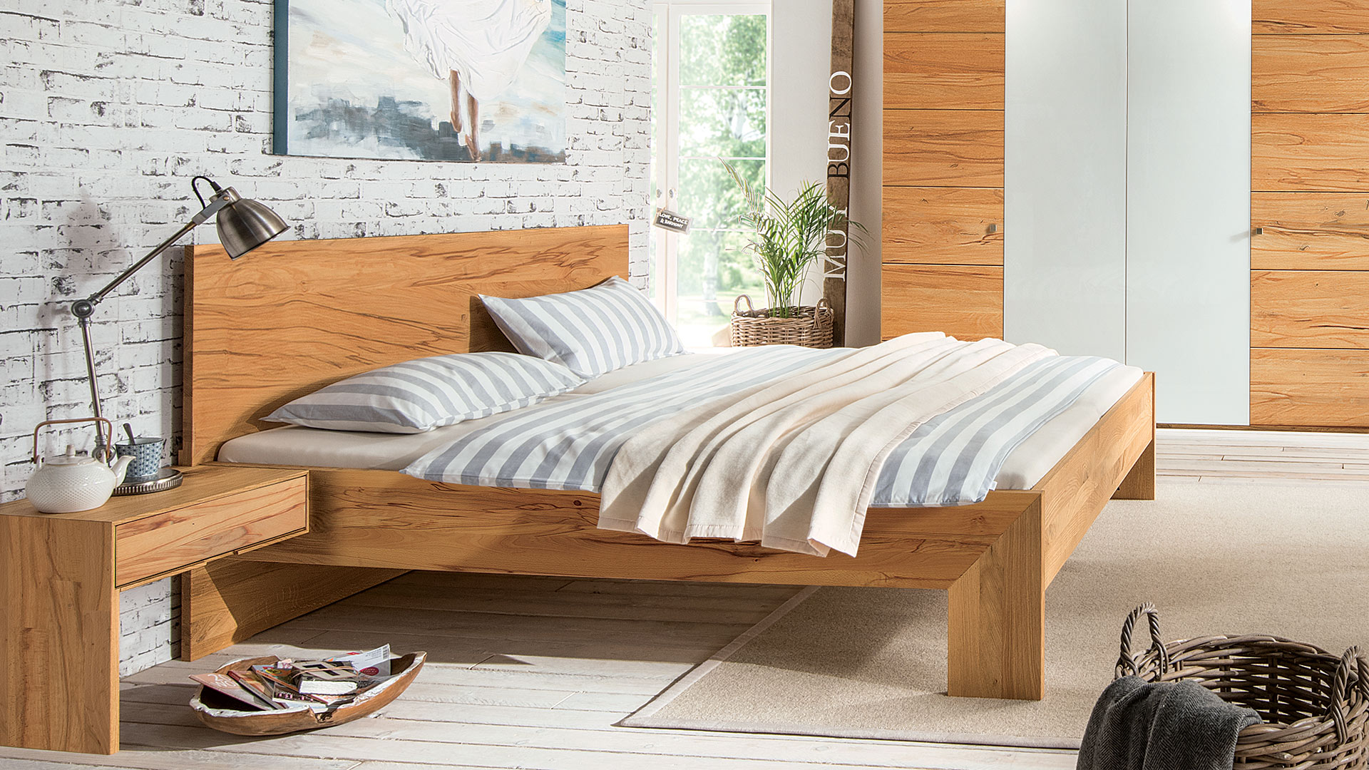 Massivholzbett "Rivaro" mit genialer, metallfreier Steckverbindung