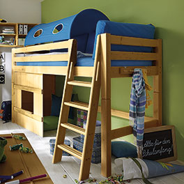 Mittel-Hochbett mit Treppe in Kiefer gelaugt und optionaler Holzverkleidung