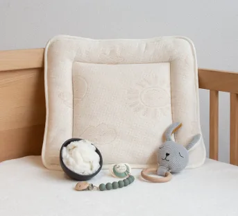 Babykissen aus Baumwolle mit süßem Hände-Motiv