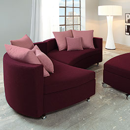 Sofa-Elemente und Hocker Madeira in Stoffart Tango, Farbe brombeer, Kissen in pastellviolett