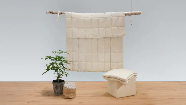 Flexible 4-Jahreszeiten-Bettdecke mit ökologisch wertvollem Bio-Hanf